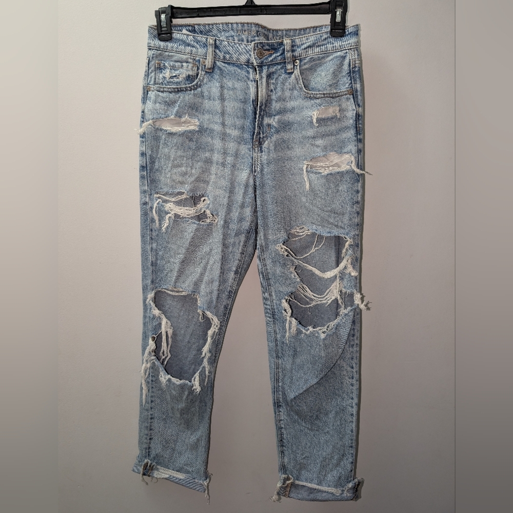 SIZE 10 AMERICAN EAGLE MOM JEAN